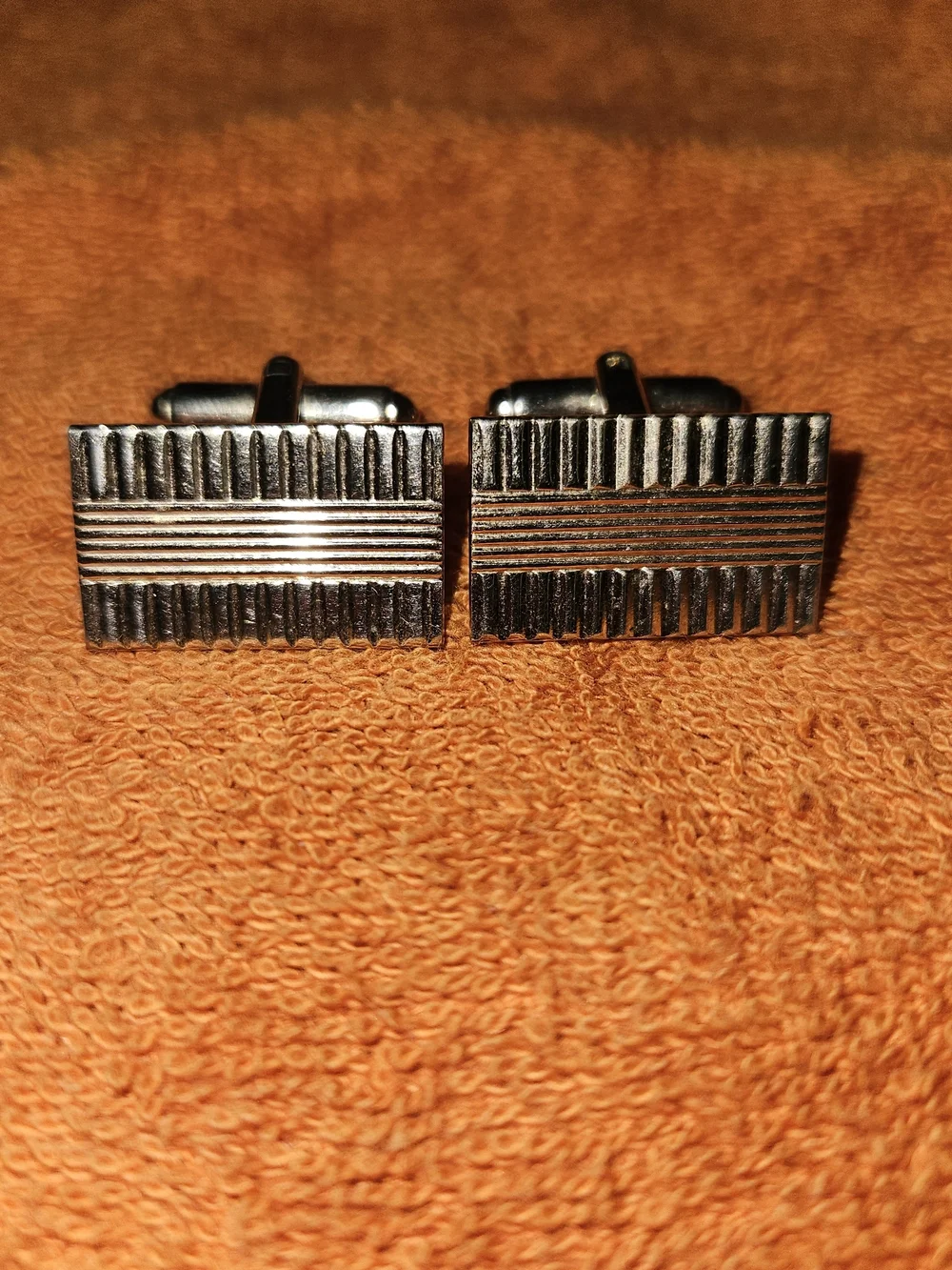 Rectangular Ribbed Cufflinks - Men's Accessories - Picture 2 of 5